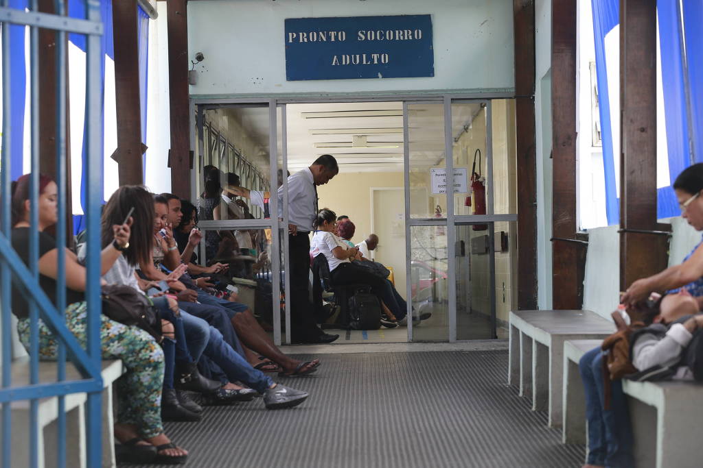 'Médicos devem resistir à industrialização da profissão'